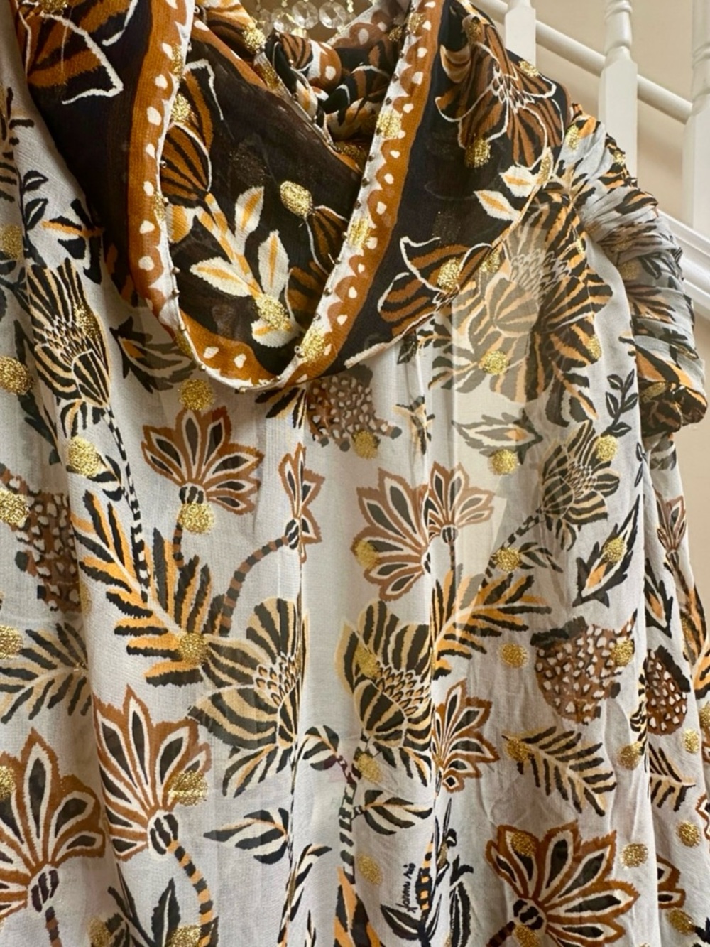 FARM Rio Floral Metallic Accent Blouse in Ivory and Gold Embellishments XL - Picture 4 of 7